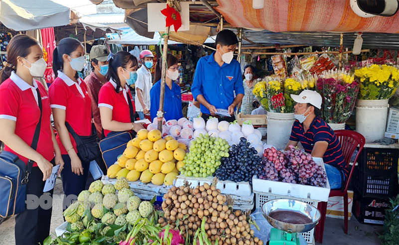 Đoàn thanh niên phối hợp với Viettel Bến Tre. Ảnh: Tỉnh Đoàn