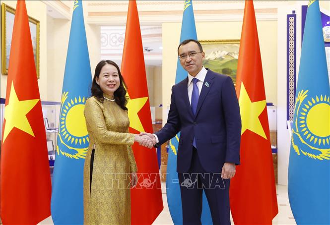 Phó chủ tịch nước Võ Thị Ánh Xuân hội kiến Chủ tịch Thượng viện Kazakhstan Phó chủ tịch nước Võ Thị Ánh Xuân hội kiến Chủ tịch Thượng viện Kazakhstan Maulen Ashimbayev.