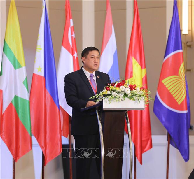 Khai mạc Hội nghị Bộ trưởng Giáo dục ASEAN lần thứ 12 Phó tổng thư ký ASEAN Ekkaphab Phanthavong phát biểu. Ảnh: Thanh Tùng/TTXVN