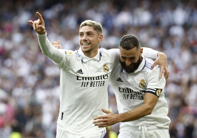 Valverde và Benzema cùng nhau lập công ở trận Real Madrid vs Barcelona