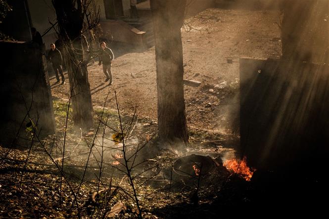 Hiện trường một vụ nổ tại Kiev, Ukraine, ngày 17-10-2022. Ảnh: AFP/ TTXVN