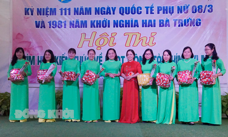 Nâng cao đời sống tinh thần, tự tin để hạnh phúc hơn Hội Liên hiệp Phụ nữ tỉnh tổ chức các hoạt động dành cho chị em phụ nữ. Ảnh: Ánh Nguyệt