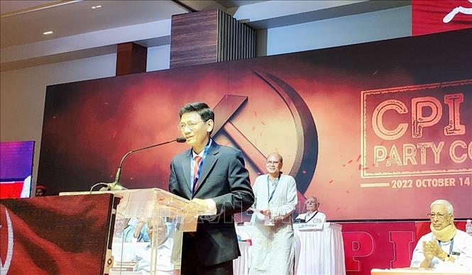 Đồng chí Lâm Văn Mẫn, Ủy viên Trung ương Đảng, Bí thư Tỉnh ủy Sóc Trăng phát biểu tại Đại hội lần thứ 24 Đảng Cộng sản Ấn Độ. Ảnh: Ngọc Thúy/Pv TXVN tại New Delhi