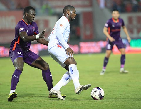 Hải Phòng bám đuổi Hà Nội Tiền đạo Rimario tiếp tục là nỗi ám ảnh với các hàng thủ khi lúc này anh đã ghi được 15 bàn thắng tại V.League 2022. Ảnh: Phan Tùng