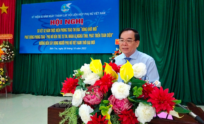 Chủ tịch UBND tỉnh Trần Ngọc Tam phát biểu tại hội nghị.