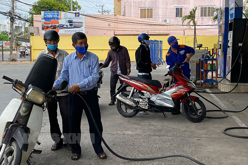 Các cửa hàng xăng dầu trên địa bàn tỉnh vẫn đảm bảo duy trì hoạt động kinh doanh, đáp ứng nhu cầu sản xuất, kinh doanh và tiêu dùng của người dân, doanh nghiệp.