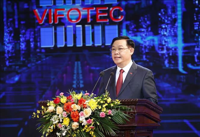 Lễ trao Giải thưởng Sáng tạo Khoa học Công nghệ Việt Nam năm 2021 Chủ tịch Quốc hội Vương Đình Huệ phát biểu. Ảnh: Doãn Tấn/TTXVN