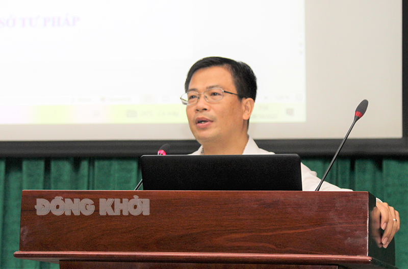 Phó giám đốc Sở Tư pháp Lê Thanh Bằng triển khai nội dung mới của luật.