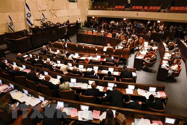 Quốc hội Israel (Knesset) ngày 30-6-2022 đã bỏ phiếu thông qua dự luật tự giải tán và ấn định tổ chức bầu cử vào tháng 11. (Ảnh: AFP/TTXVN)