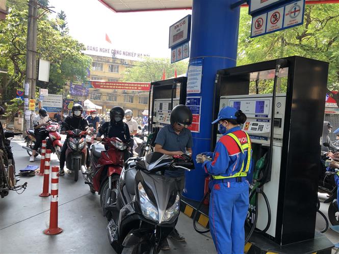 Những chỉ đạo, điều hành của Chính phủ, Thủ tướng Chính phủ nổi bật tuần từ 31-10 đến 4-11-2022 Thủ tướng chỉ đạo bảo đảm nguồn cung xăng dầu trong mọi tình huống. Ảnh: TTXVN
