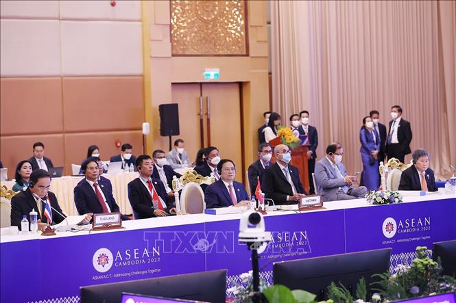 Thủ tướng Phạm Minh Chính và Trưởng đoàn các nước ASEAN tại Phiên toàn thể Hội nghị cấp cao ASEAN lần thứ 40. Ảnh: Dương Giang/TTXVN