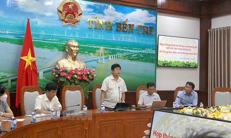 Thống nhất nội dung và phương án kết nối, tích hợp thông tin về Trung tâm Điều hành thông minh tỉnh Chánh Văn phòng UBND tỉnh Nguyễn Văn Mến kết luận cuộc họp.