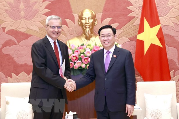 Chủ tịch Quốc hội Vương Đình Huệ tiếp Đại sứ Pháp Nicolas Warnery Chủ tịch Quốc hội Vương Đình Huệ tiếp ngài Nicolas Warnery, Đại sứ đặc mệnh toàn quyền Cộng hòa Pháp tại Việt Nam. (Ảnh: Doãn Tấn/TTXVN)