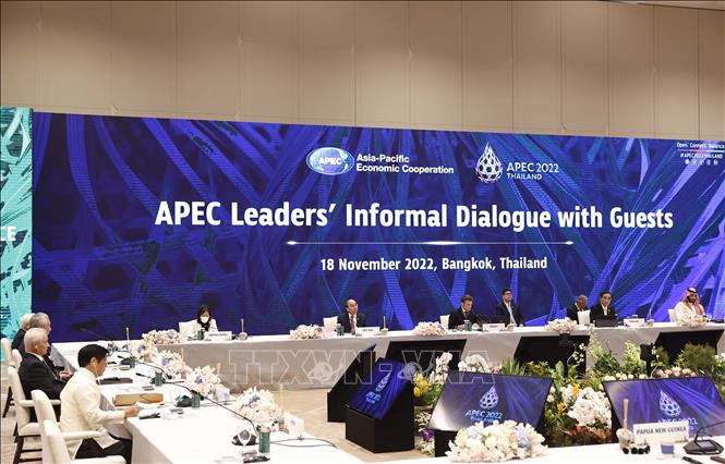 Chủ tịch nước Nguyễn Xuân Phúc dự Đối thoại không chính thức giữa Lãnh đạo APEC và các khách mời. Ảnh: Thống Nhất/TTXVN