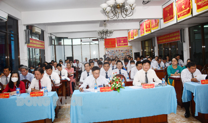 Các đại biểu dự Đại hội chi bộ Trung tâm điều hành VNPT Bến Tre. Ảnh: Hữu Hiệp