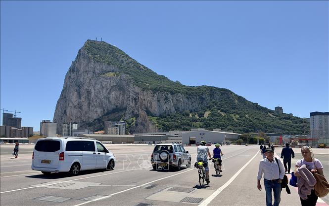 Núi Gibraltar ở vùng lãnh thổ Gibraltar. Ảnh minh họa: AFP/TTXVN