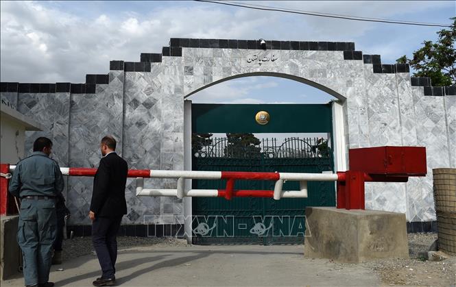 Lực lượng an ninh gác bên ngoài Đại sứ quán Pakistan tại Kabul, Afghanistan. Ảnh tư liệu: AFP/TTXVN