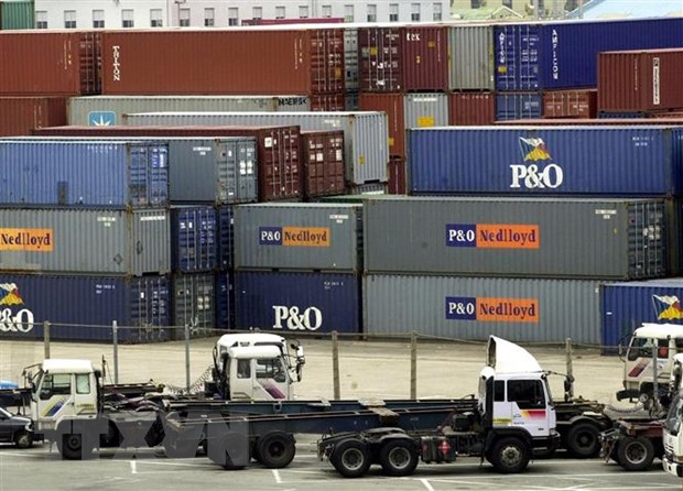 Các container hàng hóa tại cảng Busan, Hàn Quốc. (Ảnh: AFP/TTXVN)