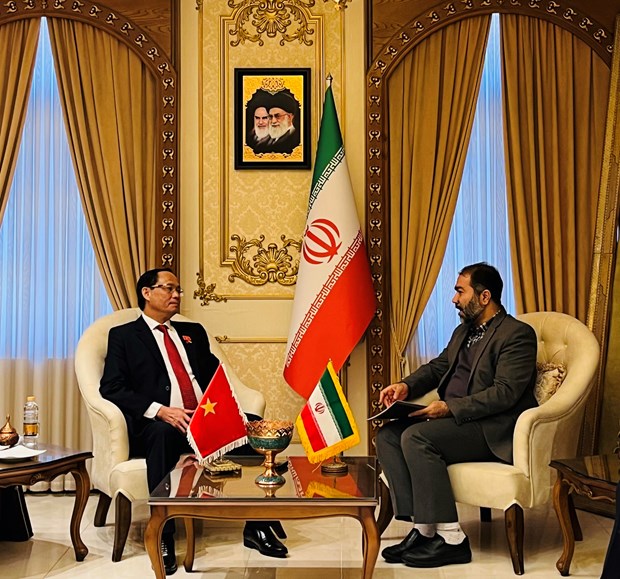 Thượng tướng, Phó chủ tịch Quốc hội Trần Quang Phương tiếp Tỉnh trưởng tỉnh Isfahan, Tiến sỹ Mortazavi.