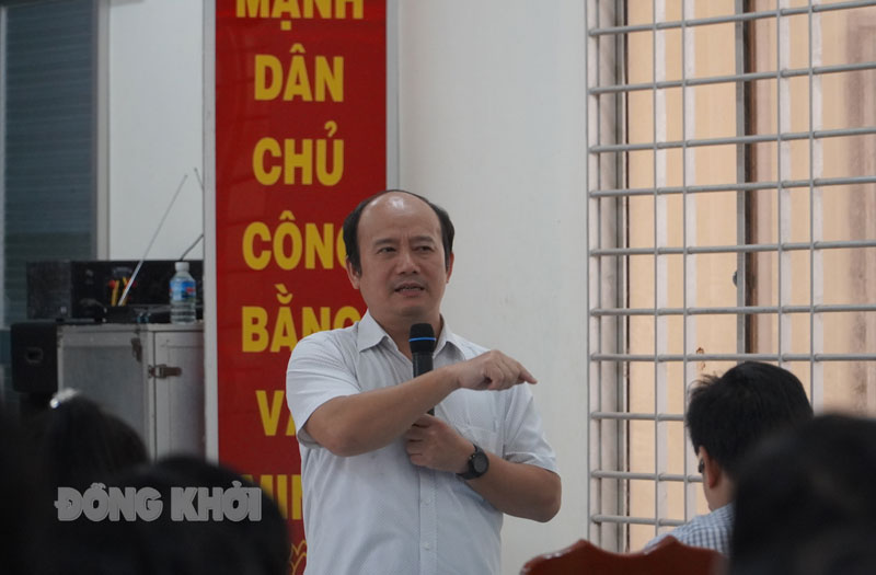 Phó vụ trưởng Vụ Khai thác thủy sản, Tổng cục Thủy sản Vũ Duyên Hải báo cáo tại lớp tập huấn