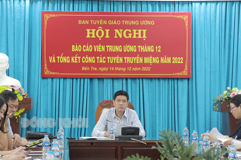 Phó trưởng ban Tuyên giáo Tỉnh ủy Võ Thành Đô chủ trì tại điểm cầu Bến Tre.