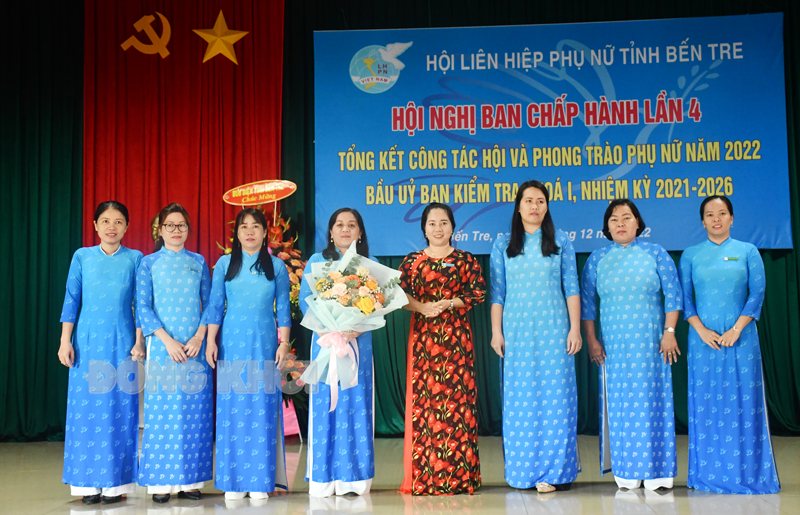 Ra mắt Ủy ban Kiểm tra.