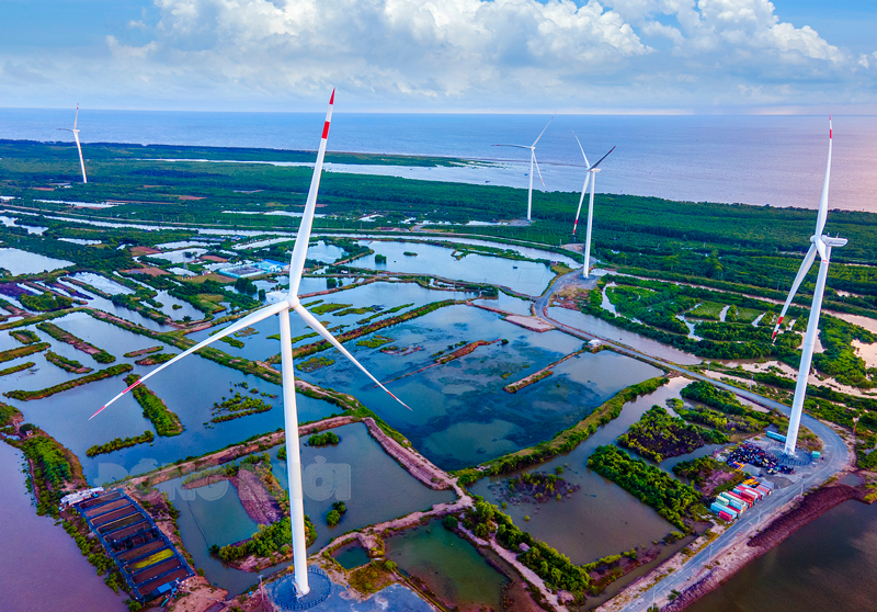 Công trình điện gió tại xã Thới Thuận, huyện Bình Đại. Ảnh: Trung Hiếu