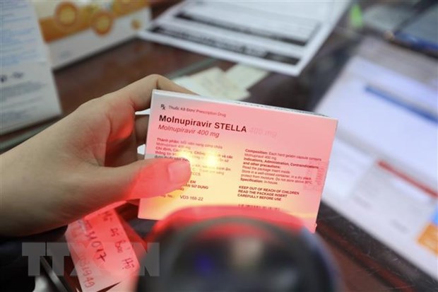 Ngày 29-12-2022: Có 234 ca COVID-19 mới, 55 trường hợp khỏi bệnh Thuốc Molnupiravir Stella 400mg (Molnupiravir 400 mg) điều trị COVID-19. Ảnh: Minh Quyết/TTXVN