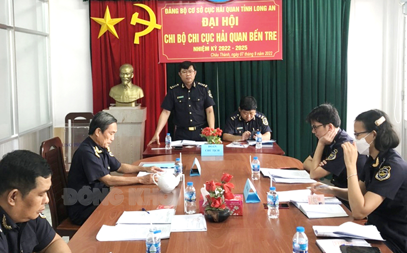 Đại hội Chi bộ Chi cục Hải quan tỉnh.