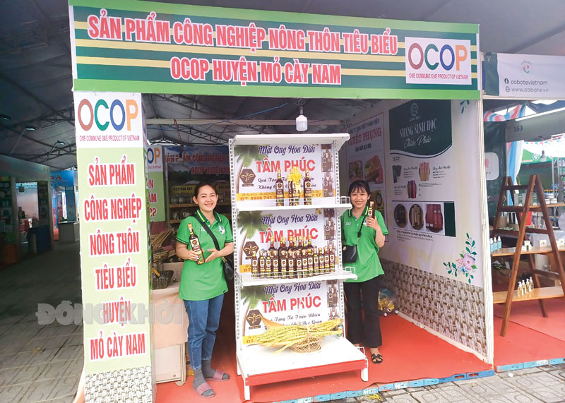 Huyện Mỏ Cày Nam hiện có 27 sản phẩm đạt chứng nhận OCOP 3 sao trở lên. Ảnh: Thạch Thảo