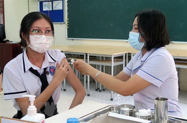 Ngày 3-1-2022, ghi nhận 71 ca mắc mới COVID-19, không có ca tử vong Tiêm vắc-xin ngừa COVID-19. Nguồn: TTXVN