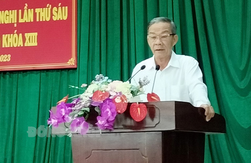 Hội nghị cán bộ chủ chốt triển khai, quán triệt Nghị quyết lần thứ sáu Ban Chấp hành Trung ương Đảng khóa XIII Bí thư Đảng ủy Khối Cơ quan - Doanh nghiệp tỉnh Võ Văn Kiệt giới thiệu chuyên đề 1 tại hội nghị. Ảnh: Ánh Nguyệt