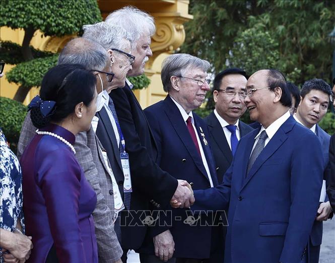 Chủ tịch nước tiếp đại biểu quốc tế dự kỷ niệm 50 năm Ngày ký Hiệp định Paris Chủ tịch nước Nguyễn Xuân Phúc gặp gỡ các đại biểu quốc tế. Ảnh: Thống Nhất/TTXVN