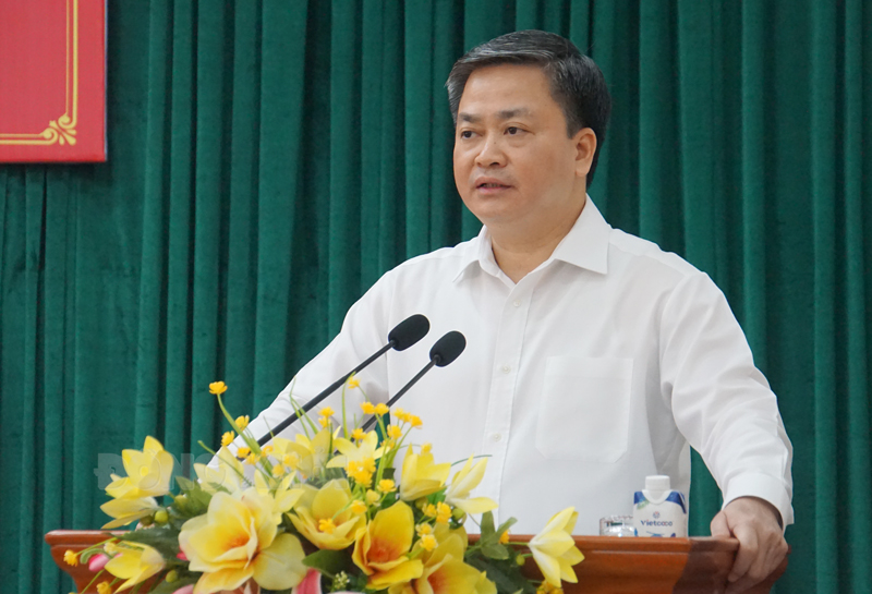 Ủy viên Trung ương Đảng - Bí thư Tỉnh ủy Lê Đức Thọ báo cáo tóm tắt tình hình, kết quả thực hiện Nghị quyết Tỉnh ủy năm 2022.