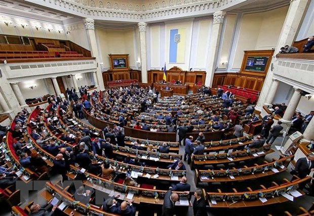 Toàn cảnh một phiên họp Quốc hội Ukraine ở Kiev. Ảnh: AFP/TTXVN