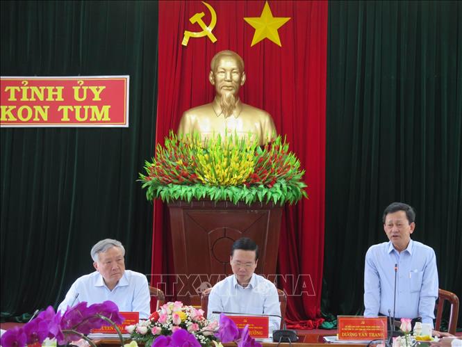 Bí thư Tỉnh ủy Kon Tum Dương Văn Trang phát biểu tại buổi làm việc. 