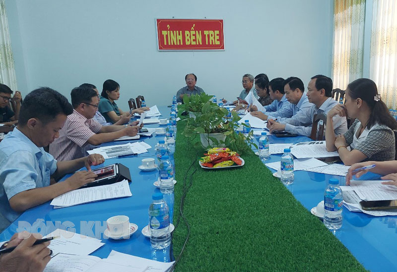 Giám đốc Sở Y tế Ngô Văn Tán chủ trì buổi họp triển khai công tác chuẩn bị tổ chức họp mặt