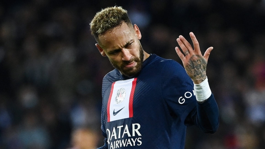 Neymar đang gặp khó khi trụ lại sân Parc des Princes. Ảnh: Internet