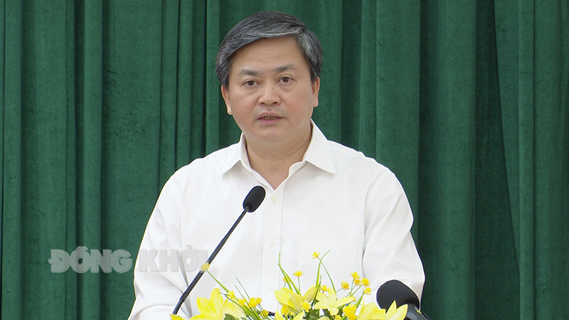 Triển khai, quán triệt quy định, quyết định, hướng dẫn của Trung ương về công tác kiểm tra, giám sát của Đảng Ủy viên Trung ương Đảng - Bí thư Tỉnh ủy Lê Đức Thọ phát biểu chỉ đạo tại hội nghị.