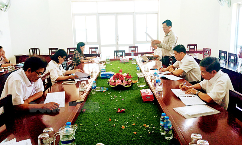Góp ý Đề cương trưng bày Di tích địa điểm nhà ông Nguyễn Văn Cung và Ngã ba Cây da đôi Đại biểu góp ý dề cương trưng bày.