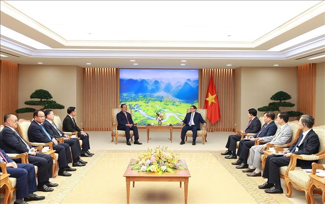 Thủ tướng Phạm Minh Chính tiếp Phó Thủ tướng, Bộ trưởng Bộ Nội vụ Campuchia Thủ tướng Phạm Minh Chính tiếp Phó Thủ tướng, Bộ trưởng Bộ Nội vụ Campuchia Samdech Krolahom Sar Kheng. Ảnh: Dương Giang/TTXVN