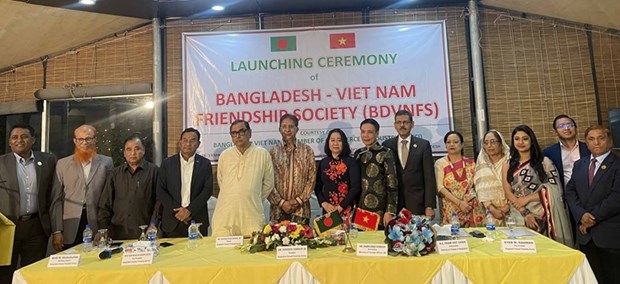 Các đại biểu chụp ảnh kỷ niệm tại Lễ ra mắt Hội hữu nghị Bangladesh - Việt Nam. Nguồn: Đại sứ quán Việt Nam tại Bangladesh