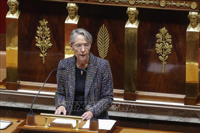 Thủ tướng Pháp Elisabeth Borne phát biểu phiên họp Quốc hội ở Paris, Pháp. Ảnh tư liệu: AFP/TTXVN