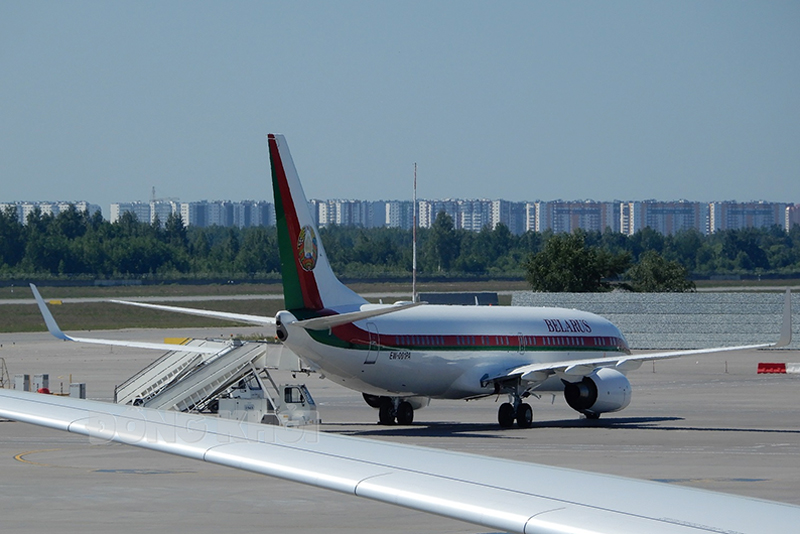 Máy bay Boeing 737 EX-001PA. Ảnh: russianplanes.net