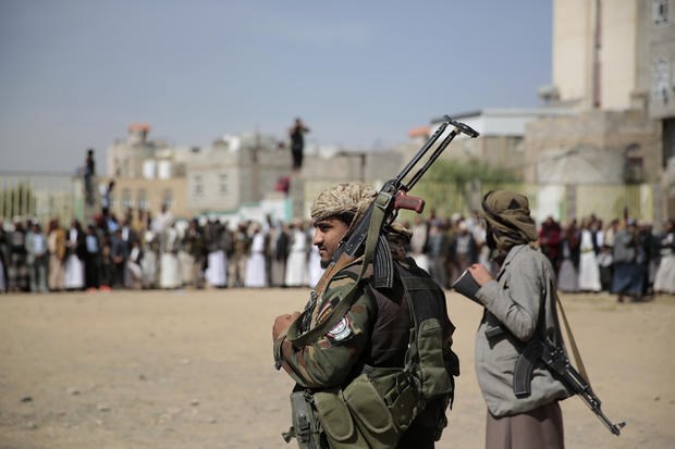 Các tay súng Houthi tại Sanaa, Yemen, ngày 24 tháng 11 năm 2021. (Nguồn: AP)