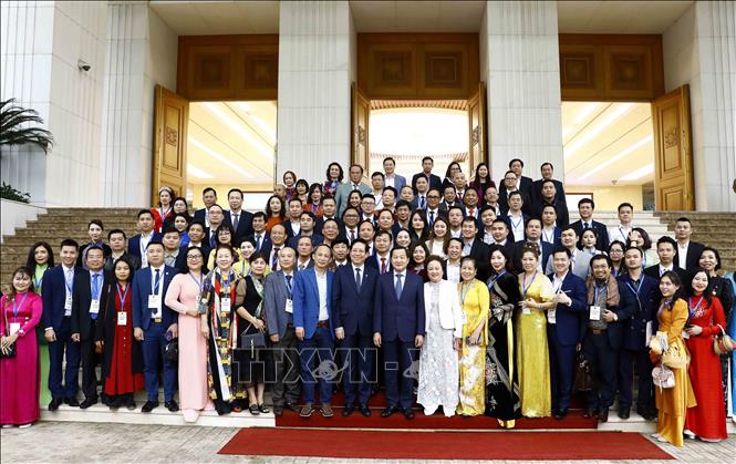 Khơi dậy nội lực, khuyến khích phát triển doanh nghiệp tư nhân trong nước Phó thủ tướng Lê Minh Khái với các đại biểu. Ảnh: An Đăng/TTXVN