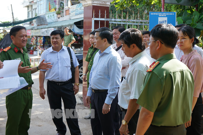 Bí thư Tỉnh ủy Lê Đức Thọ khảo sát thực trạng cơ sở vật chất Công an, Quân sự huyện Chợ Lách