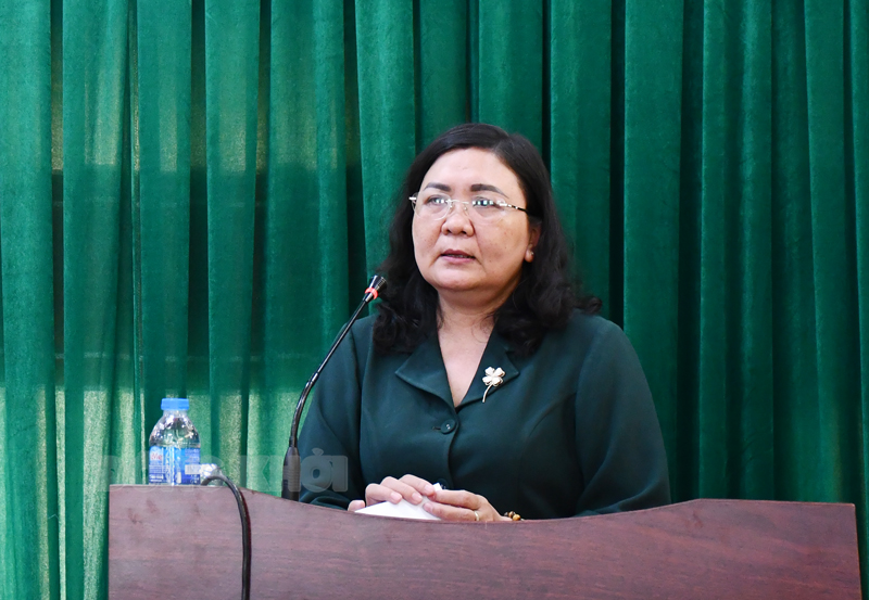 Phó bí thư Thường trực Tỉnh ủy - Chủ tịch HĐND tỉnh Hồ Thị Hoàng Yến phát biểu chỉ đạo tại hội nghị.