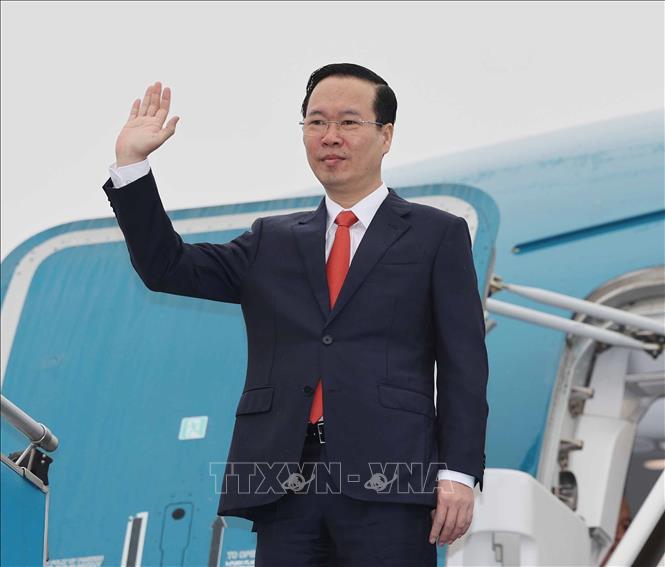 Chủ tịch nước Võ Văn Thưởng lên đường thăm chính thức Lào Chủ tịch nước Võ Văn Thưởng lên đường thăm chính thức CHDCND Lào. Ảnh: Thống Nhất/TTXVN