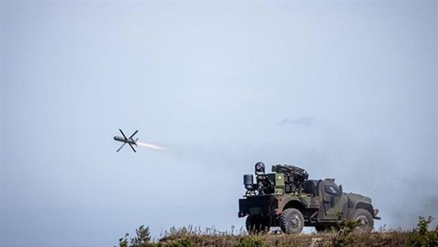 Israel ký thỏa thuận 400 triệu USD bán tên lửa chống tăng cho Hy Lạp Tên lửa dẫn đường SPIKE NLOS do hãng công nghiệp quốc phòng Rafael (Israel) sản xuất được phóng thử từ mặt đất. (Ảnh minh họa: Pan.bg/TTXVN)